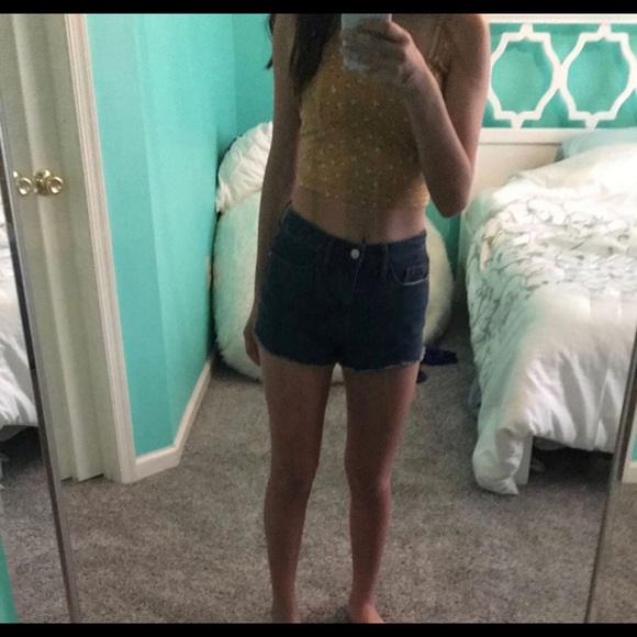 Cropped, floral tank - Picture 2 of 2